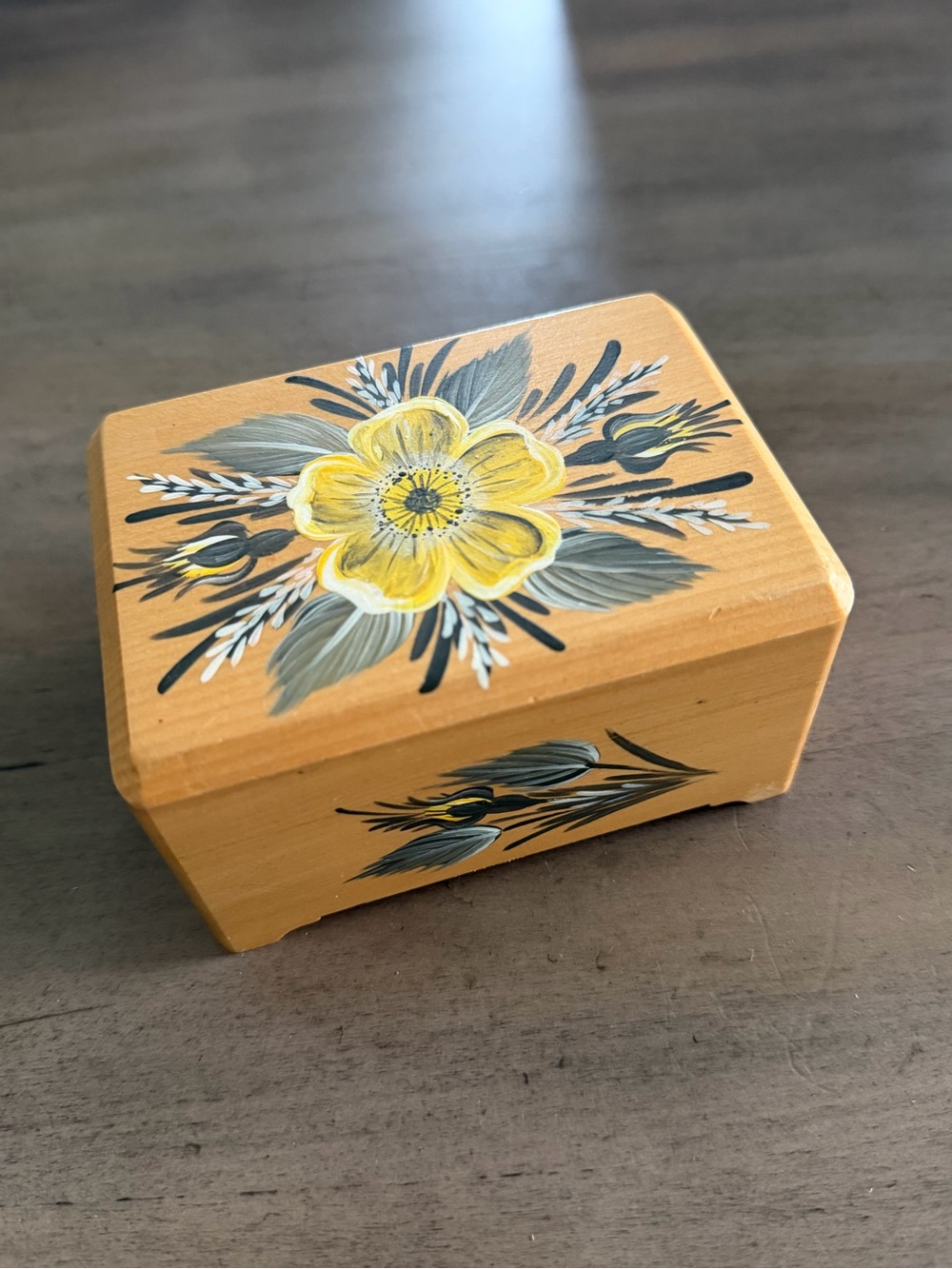 Vintage REUGE Swiss Music Box No 402 Holidays in Switzerland Hand Painted WORKS
